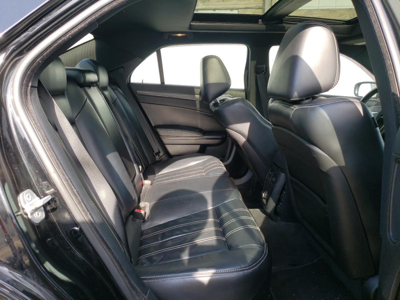 Photo 6 from auction – 2013 CHRYSLER 300 S with VIN 2C3CCABGXDH547285