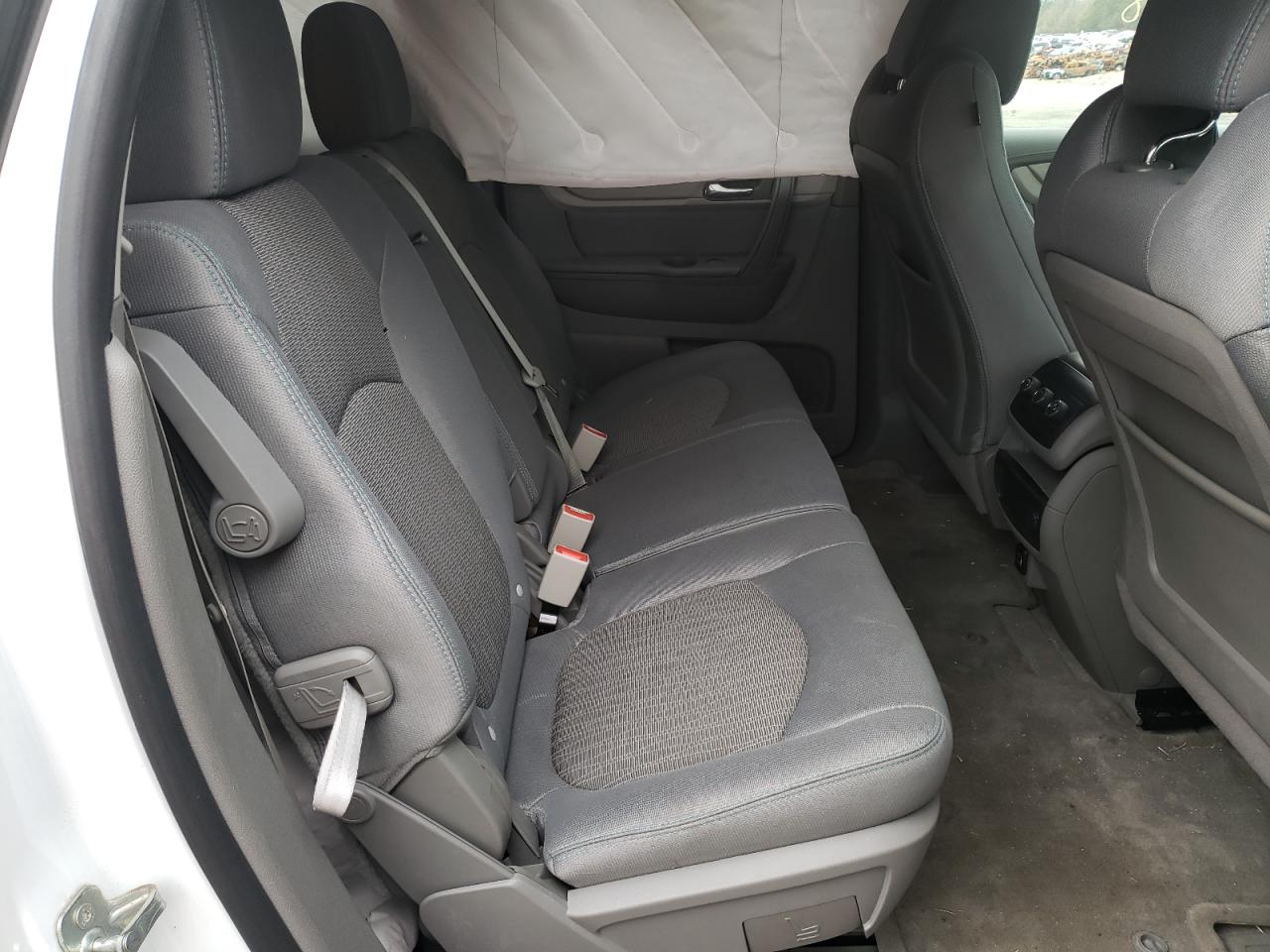 Photo 6 from auction – 2017 CHEVROLET TRAVERSE L with VIN 1GNKRFKD9HJ252800