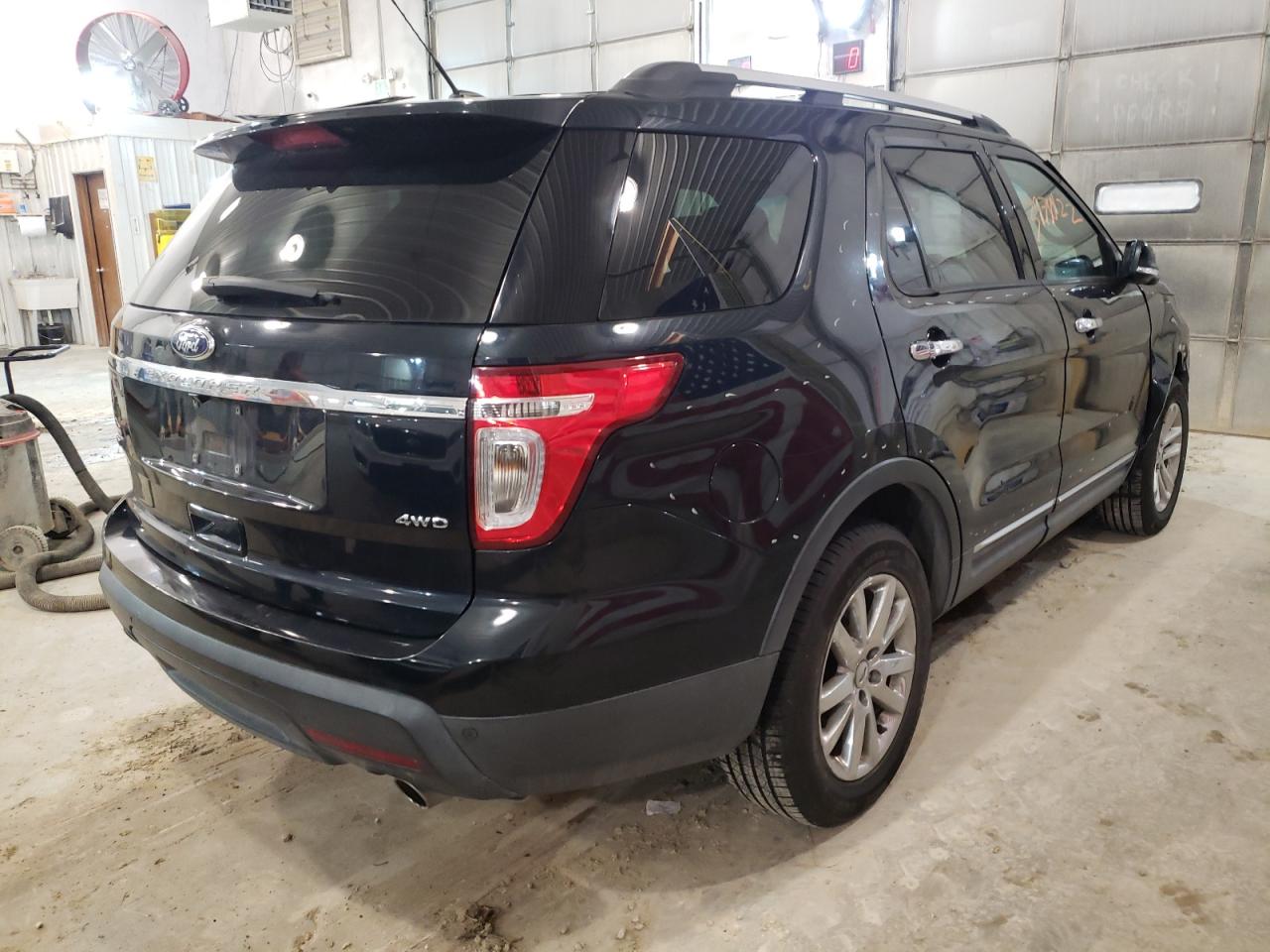 Photo 4 from auction – 2015 FORD EXPLORER X with VIN 1FM5K8D89FGA56688