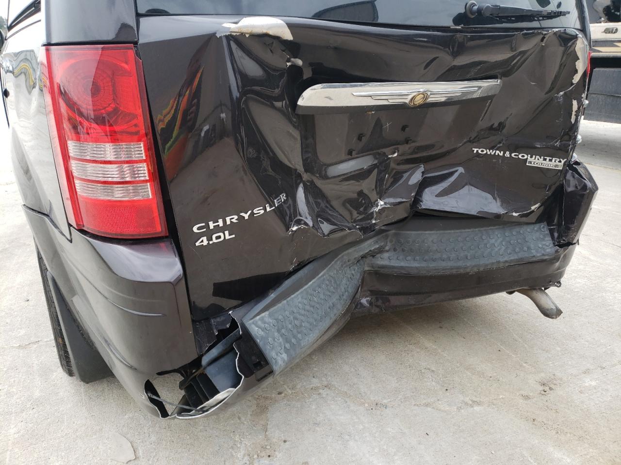 Photo 9 from auction – 2010 CHRYSLER TOWN & COU with VIN 2A4RR8DXXAR361112