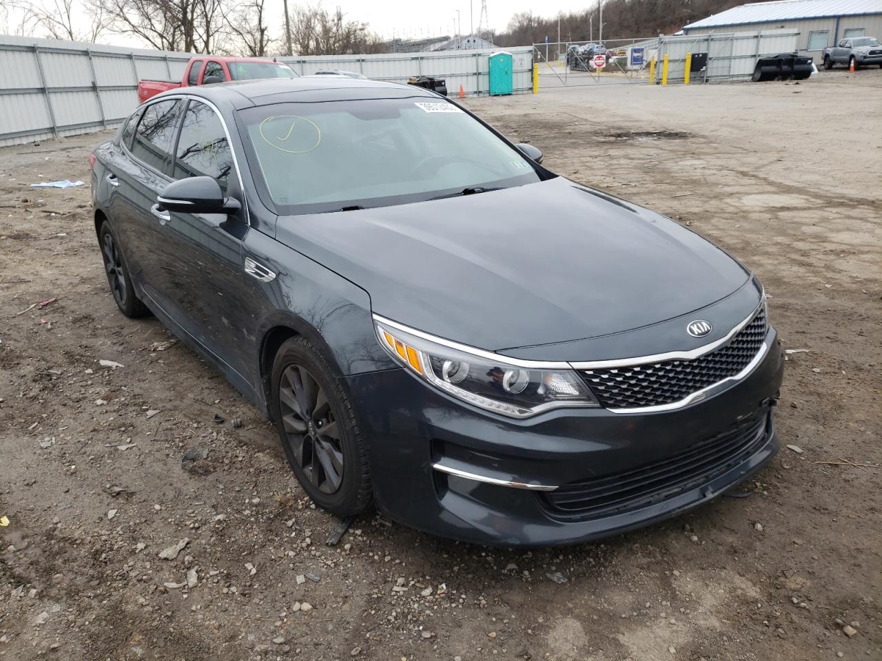 KIA OPTIMA EX 2016 مع رقم تعريف المركبة 5XXGU4L39GG098700 - صورة من المزاد