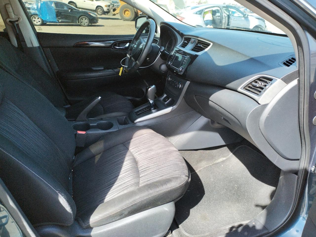 Photo 5 from auction – 2017 NISSAN SENTRA S with VIN 3N1AB7AP9HY296997