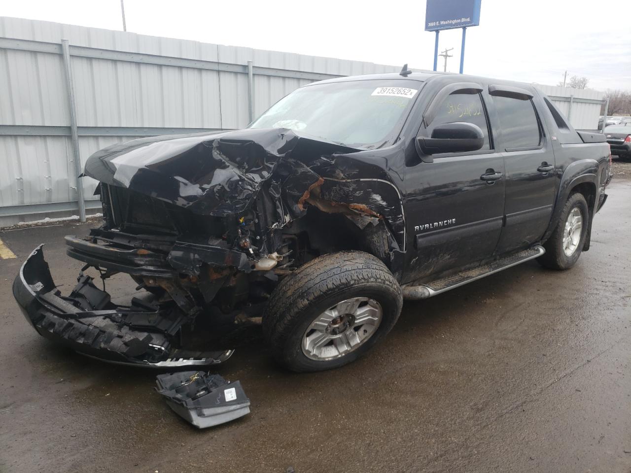 Photo 2 from auction – 2010 CHEVROLET AVALANCHE with VIN 3GNVKFE00AG249429