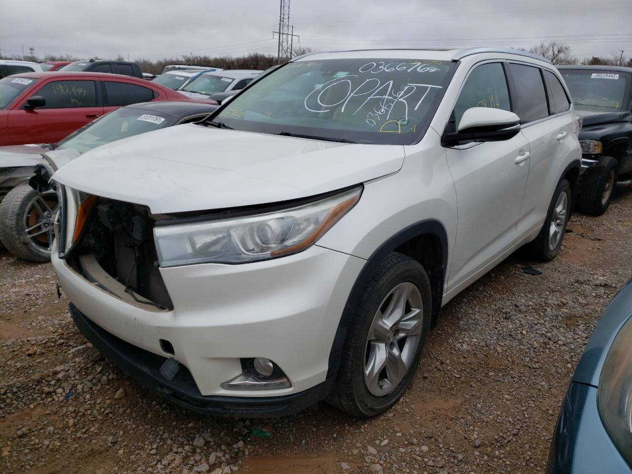 Photo 2 from auction – 2014 TOYOTA HIGHLANDER with VIN 5TDDKRFH2ES036676