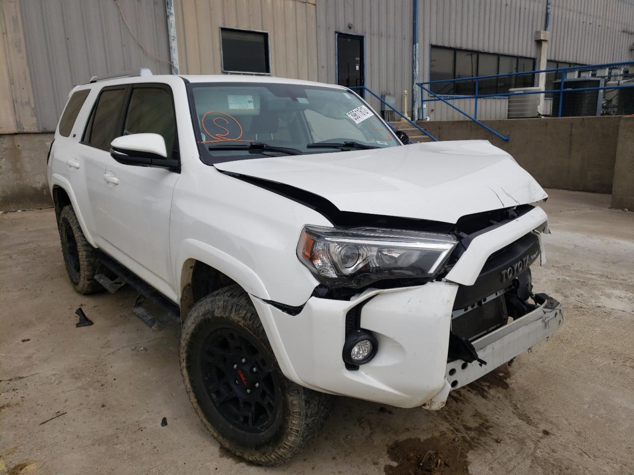 TOYOTA 4RUNNER SR 2018 with VIN JTEBU5JRXJ5510654 - Photo from auction