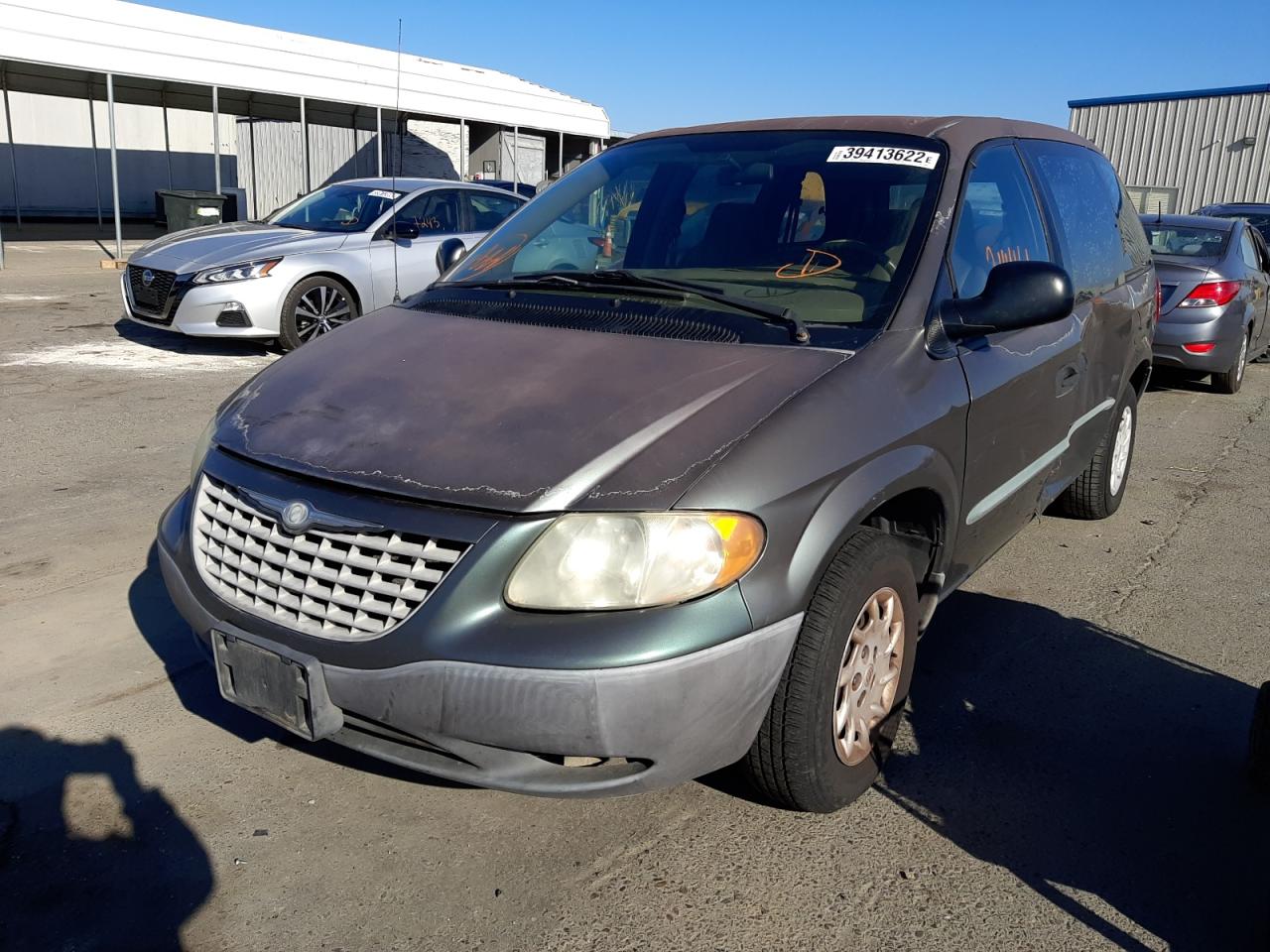 Photo 2 from auction – 2002 CHRYSLER VOYAGER with VIN 1C4GJ25B32B587898
