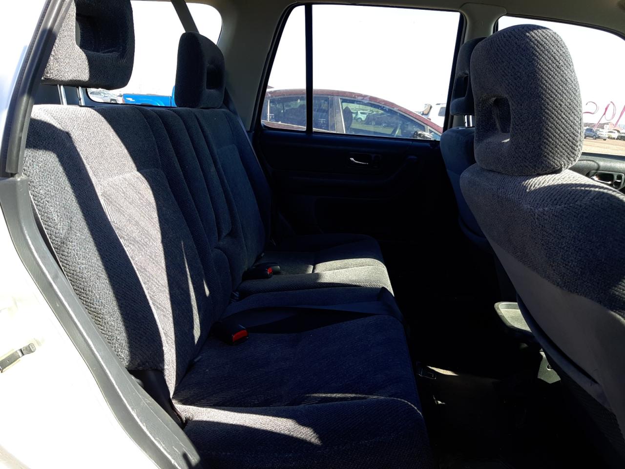 Photo 6 from auction – 2000 HONDA CR-V with VIN JHLRD1864YC054490