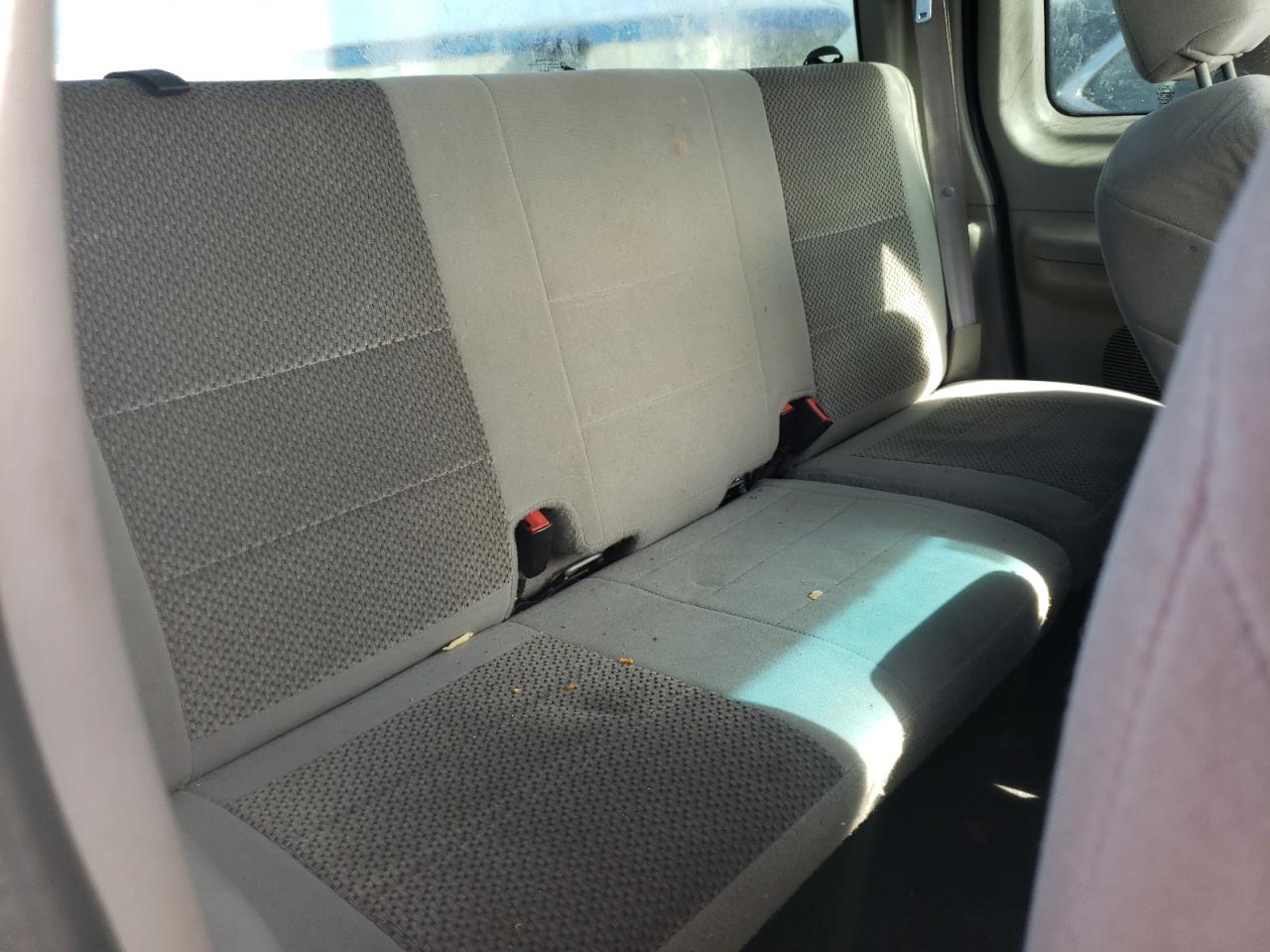Photo 6 from auction – 2004 FORD F-150 HERI with VIN 2FTRX17W34CA50781