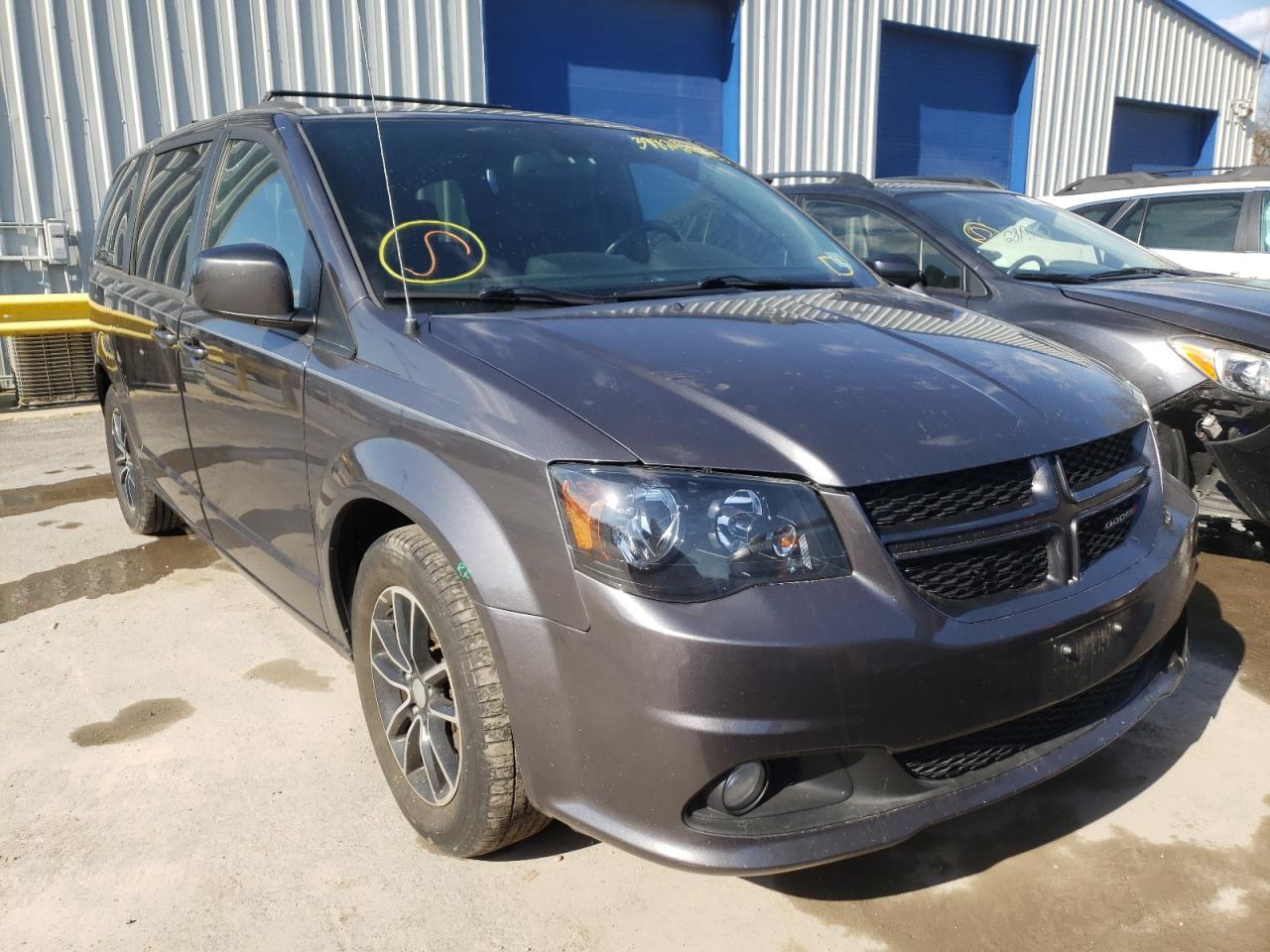 DODGE GRAND CARA 2018 with VIN 2C4RDGEG4JR346103 - Photo from auction