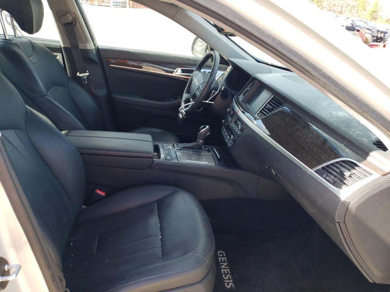 Photo 5 from auction – 2017 GENESIS G80 with VIN KMHGN4JE9HU211442
