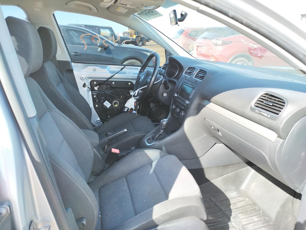 Photo 5 from auction – 2013 VOLKSWAGEN GOLF with VIN WVWDM7AJ5DW063667