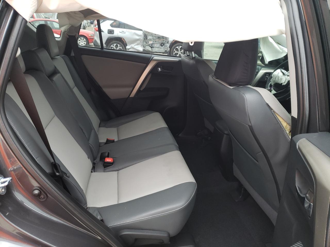 Photo 6 from auction – 2015 TOYOTA RAV4 LIMIT with VIN 2T3DFREV7FW317268
