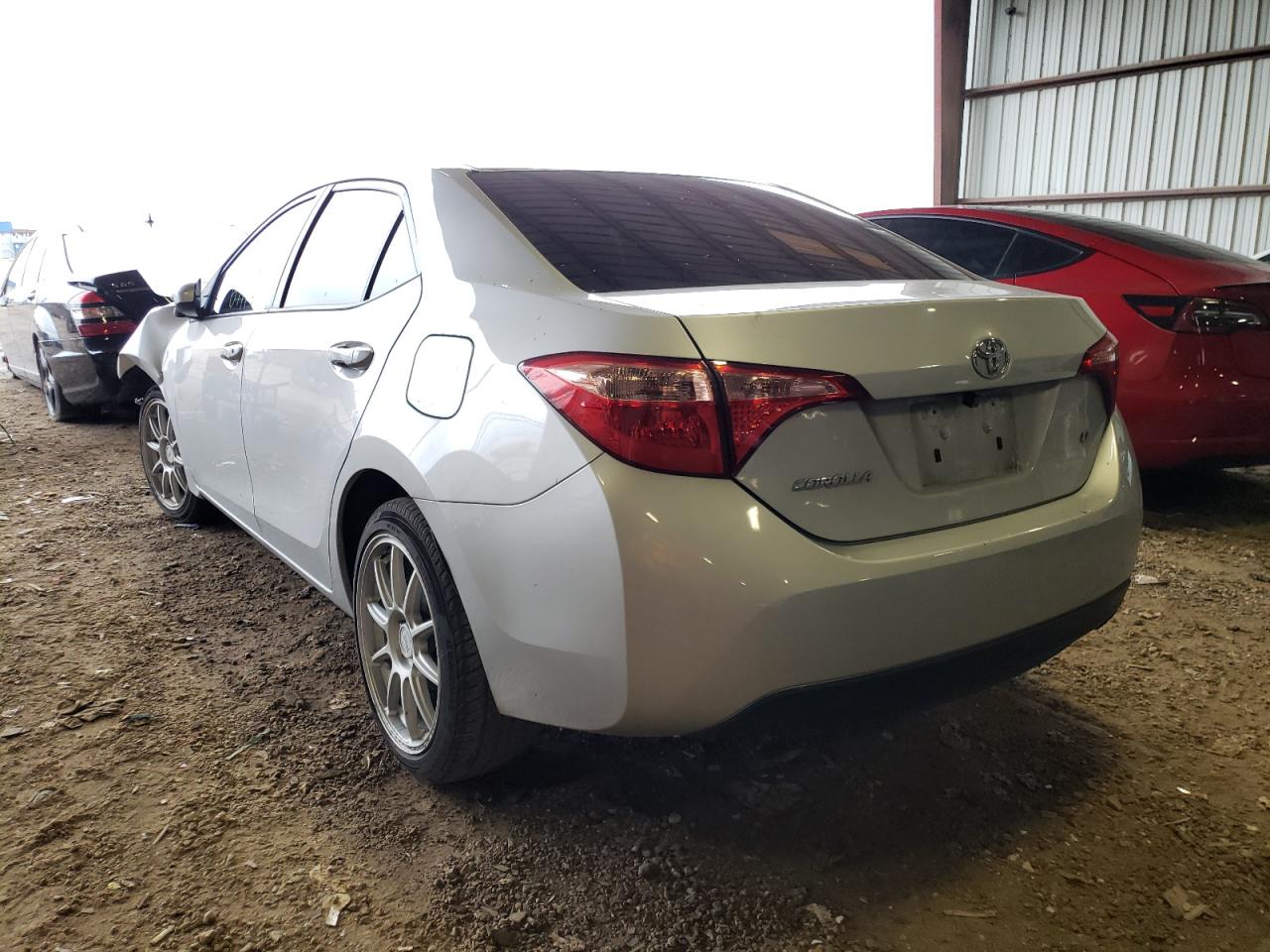 Photo 3 from auction – 2018 TOYOTA COROLLA L with VIN 5YFBURHE0JP850560