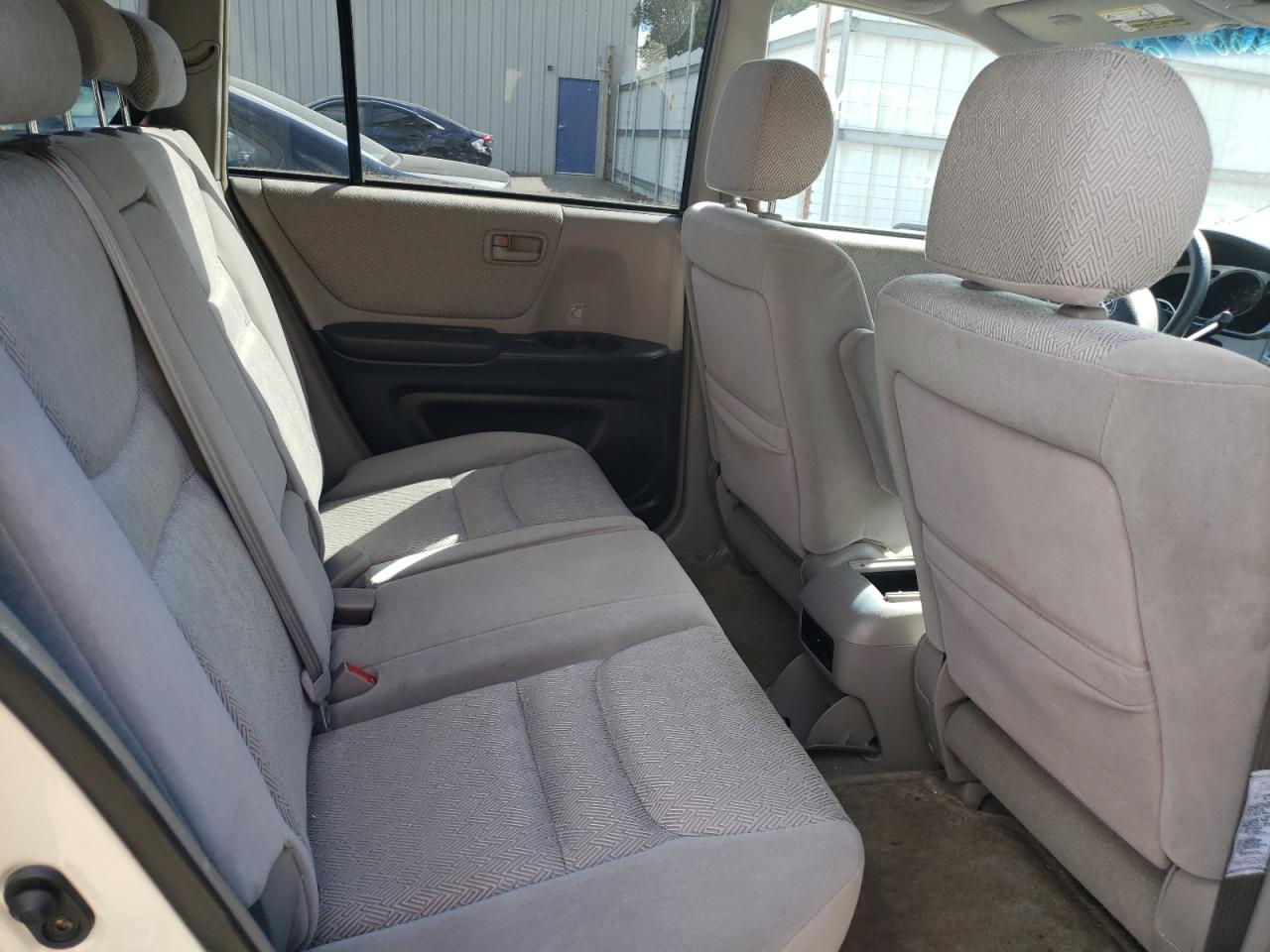 Photo 6 from auction – 2003 TOYOTA HIGHLANDER with VIN JTEHF21AX30102426