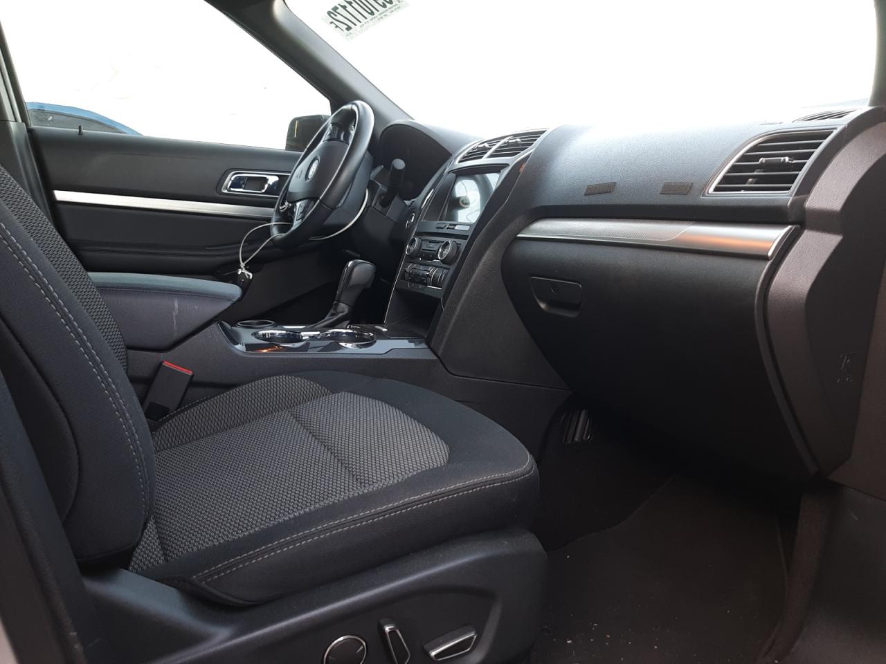 Photo 5 from auction – 2018 FORD EXPLORER X with VIN 1FM5K7D88JGC41897