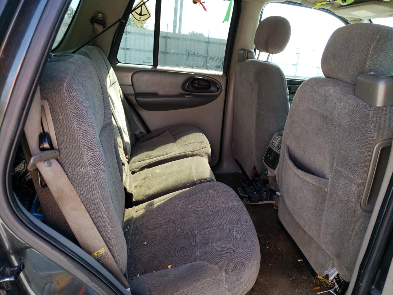 Photo 6 from auction – 2004 CHEVROLET TRAILBLAZE with VIN 1GNDT13S842107553