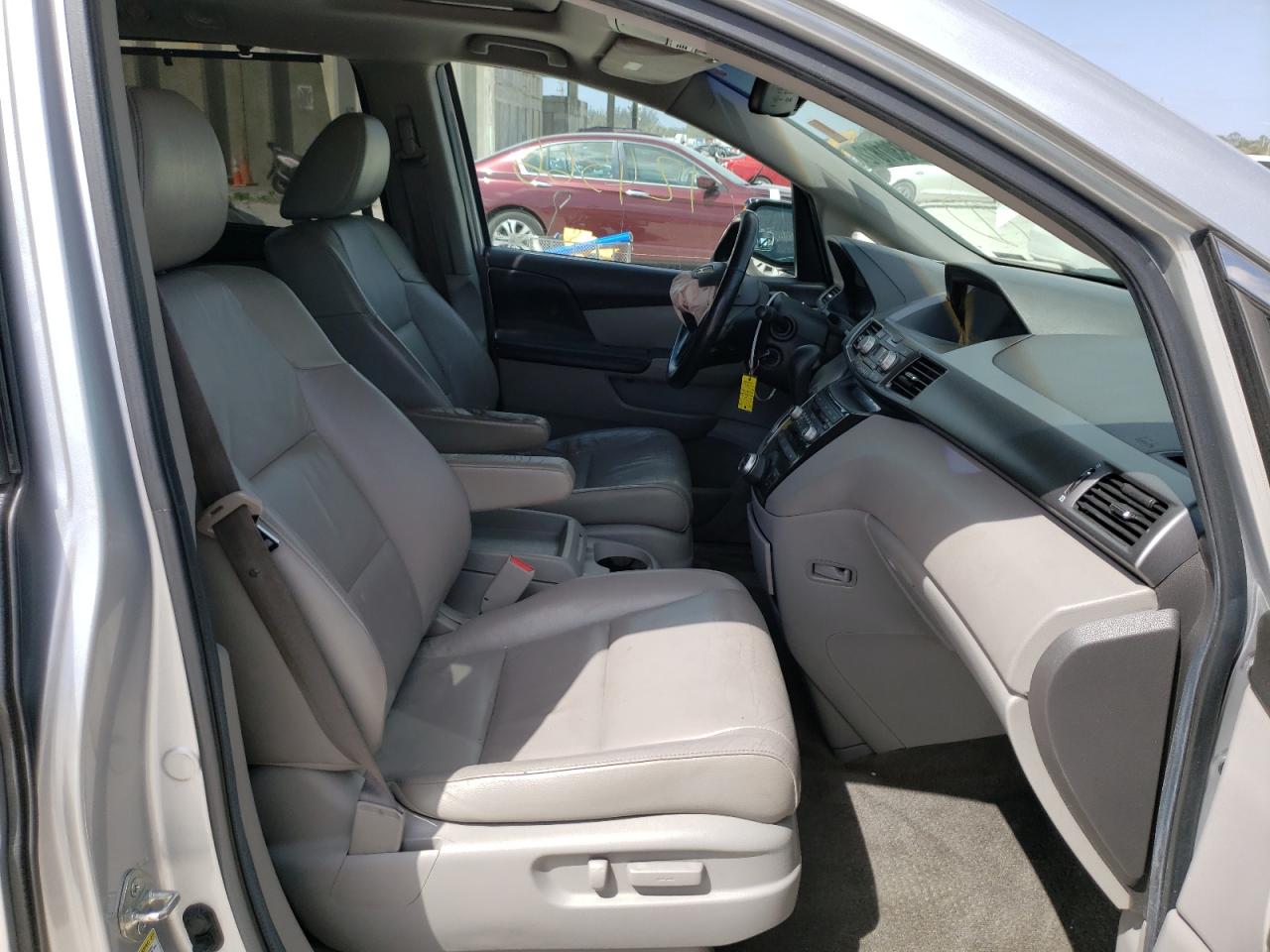 Photo 5 from auction – 2012 HONDA ODYSSEY TO with VIN 5FNRL5H90CB066469