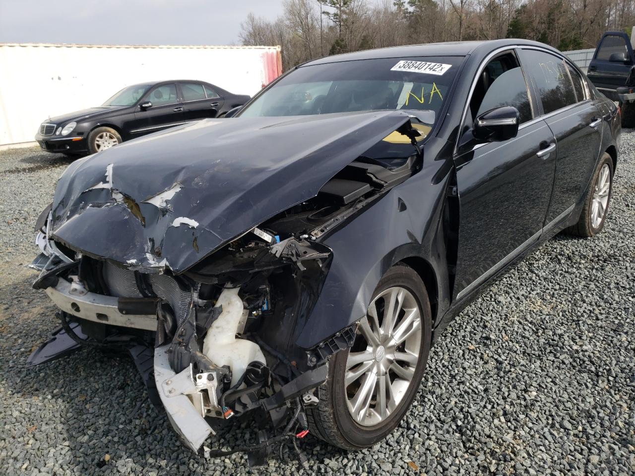 Photo 2 from auction – 2010 HYUNDAI GENESIS 4. with VIN KMHGC4DF3AU100532