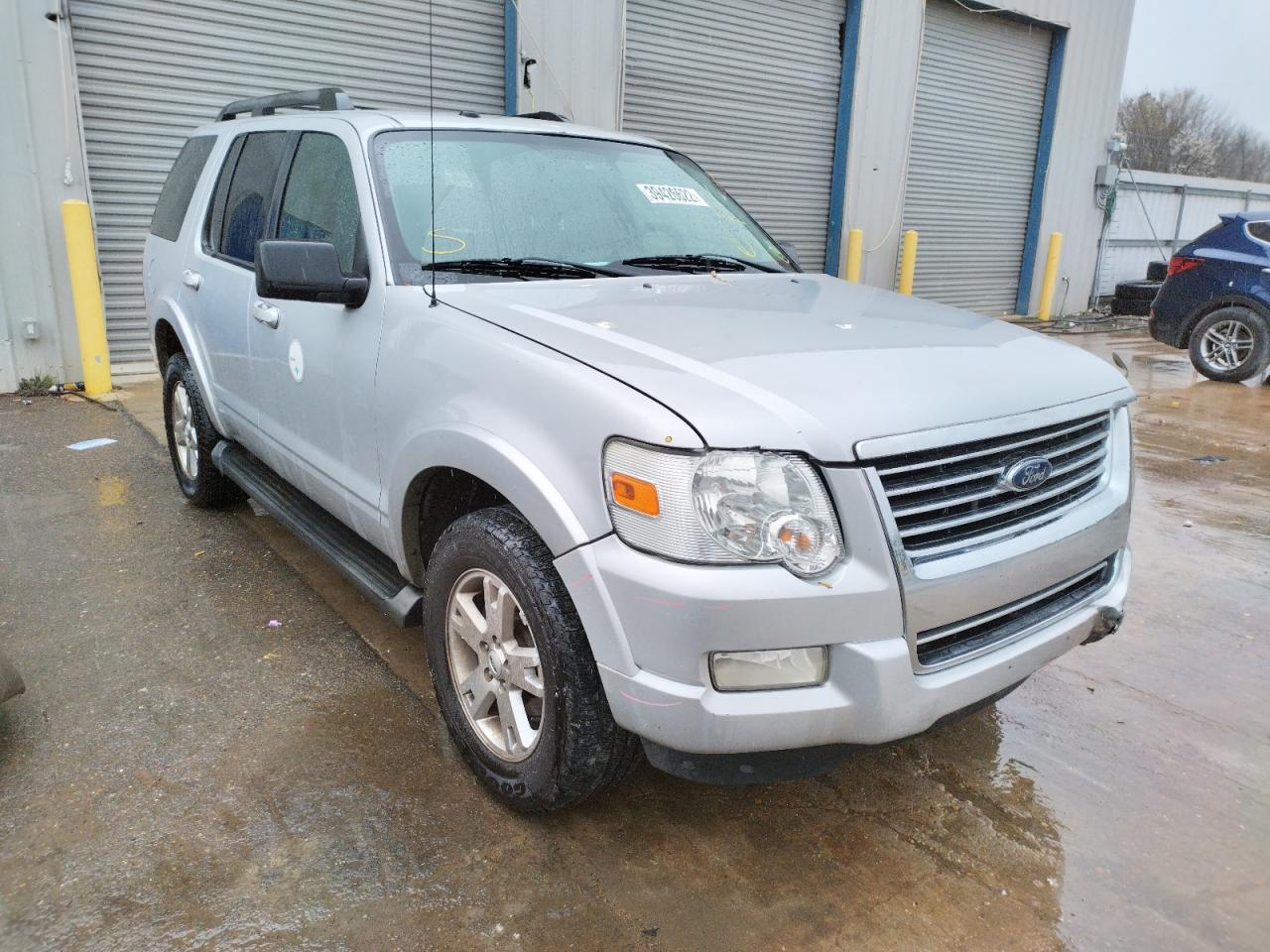 FORD EXPLORER X 2009 с VIN 1FMEU63E99UA26151 - Фото с аукциона