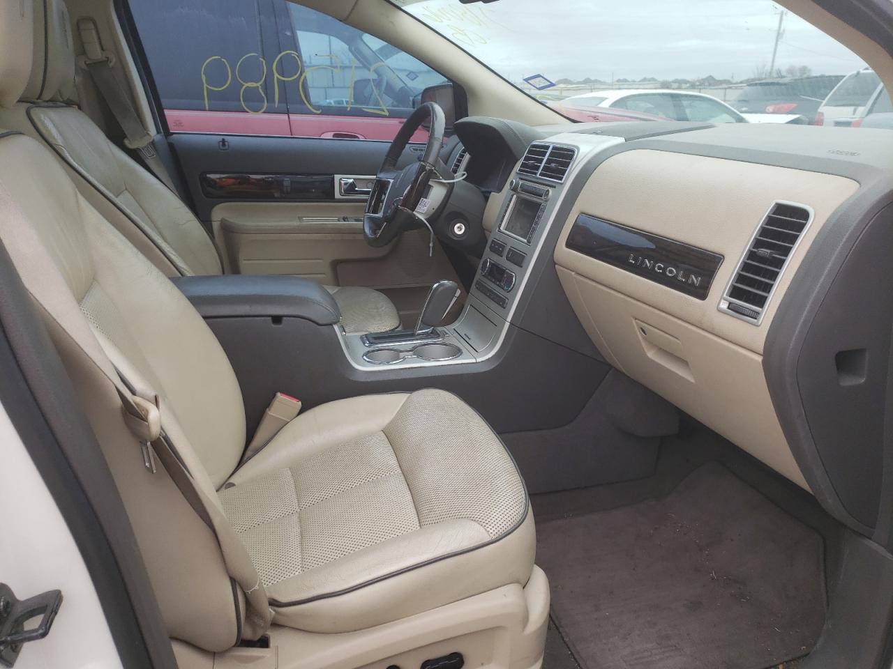 Photo 5 from auction – 2008 LINCOLN MKX with VIN 2LMDU68C68BJ18006