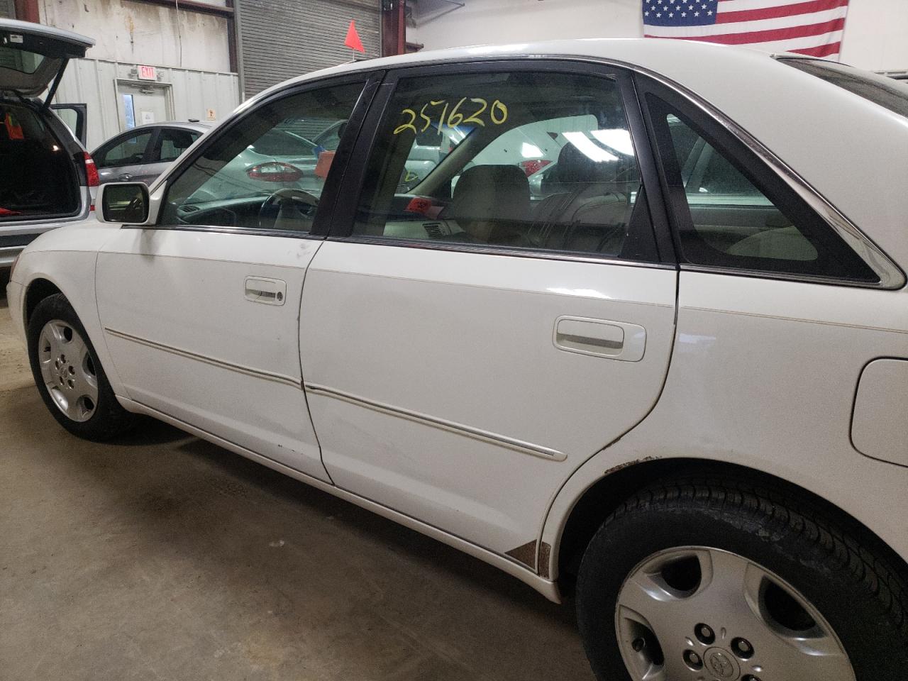 Photo 9 from auction – 2004 TOYOTA AVALON XL with VIN 4T1BF28B44U374484