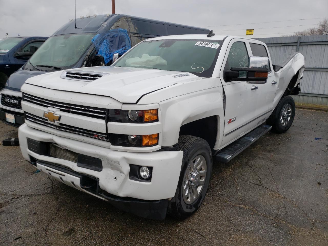 Photo 2 from auction – 2018 CHEVROLET SILVERADO with VIN 1GC4K0EY7JF152009