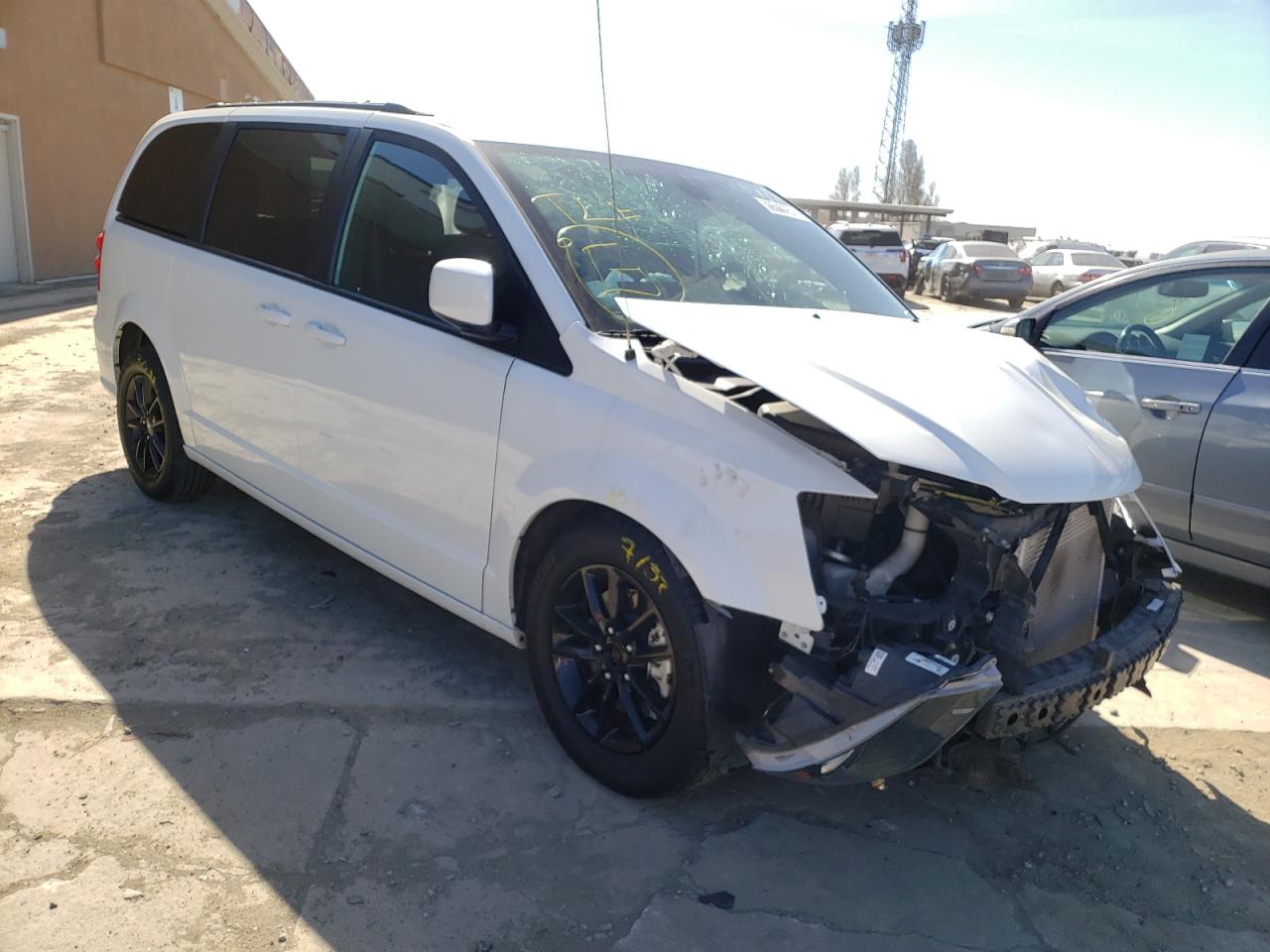 DODGE GRAND CARA 2019 with VIN 2C4RDGEG6KR695488 - Photo from auction