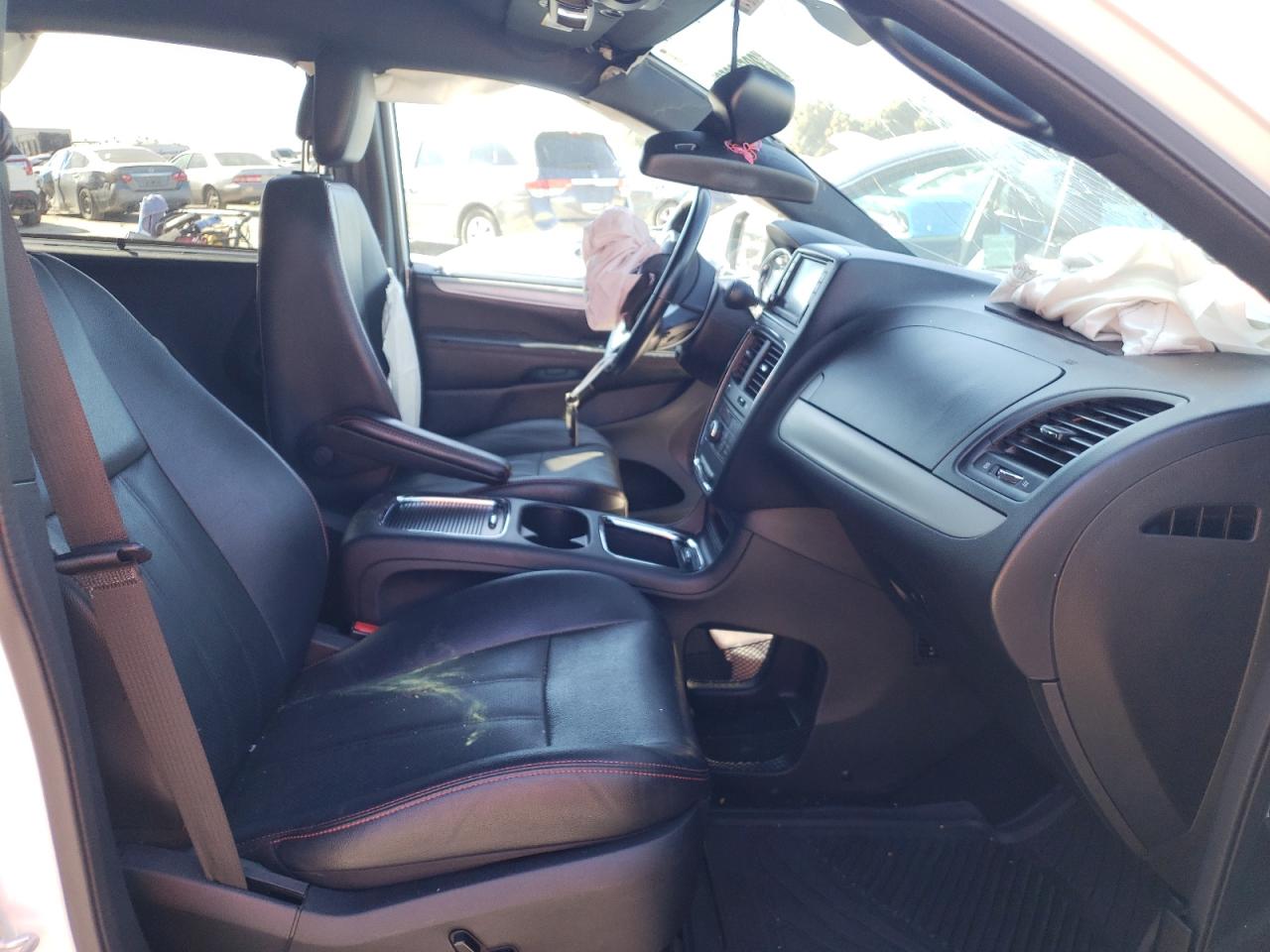 Photo 5 from auction – 2019 DODGE GRAND CARA with VIN 2C4RDGEG6KR695488