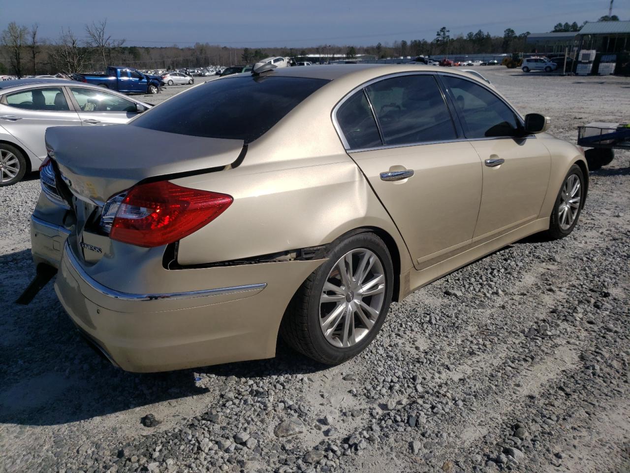 Photo 4 from auction – 2012 HYUNDAI GENESIS 3. with VIN KMHGC4DD0CU199098
