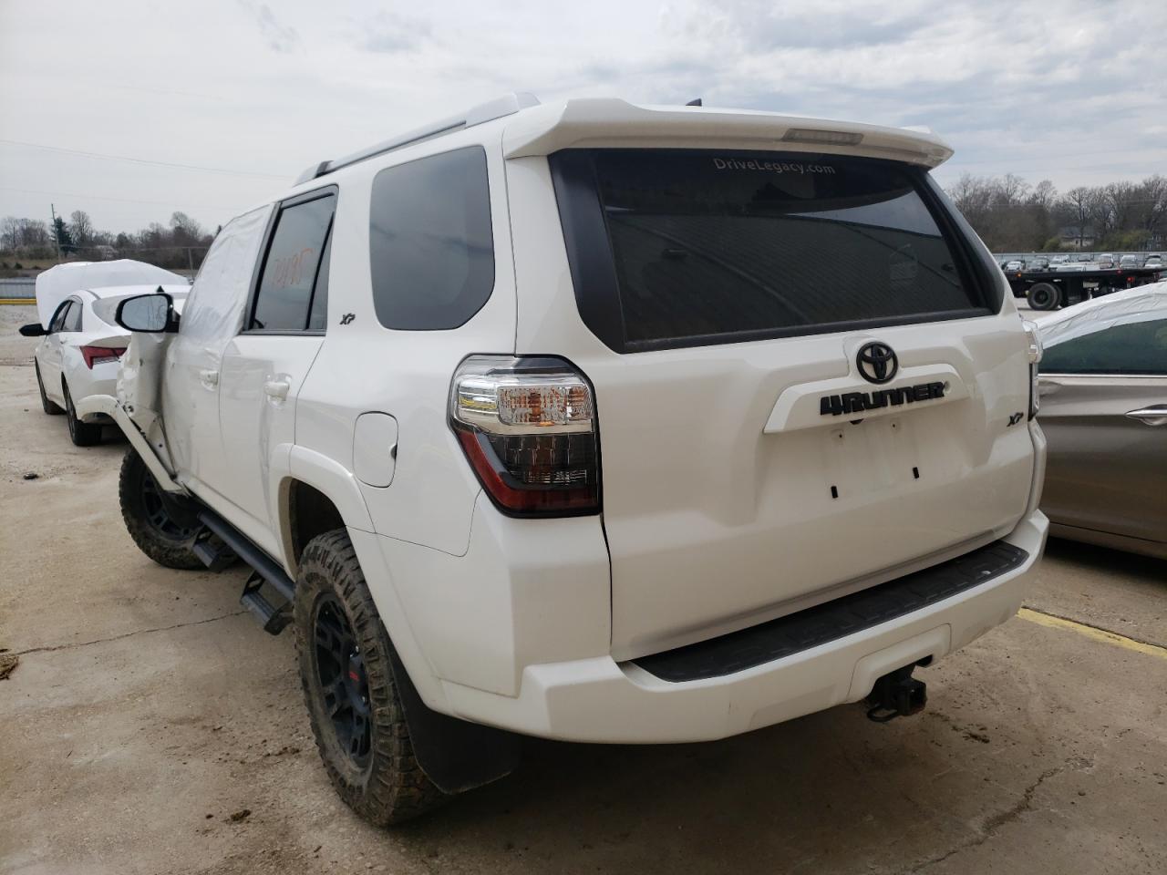 Photo 3 from auction – 2018 TOYOTA 4RUNNER SR with VIN JTEBU5JRXJ5510654