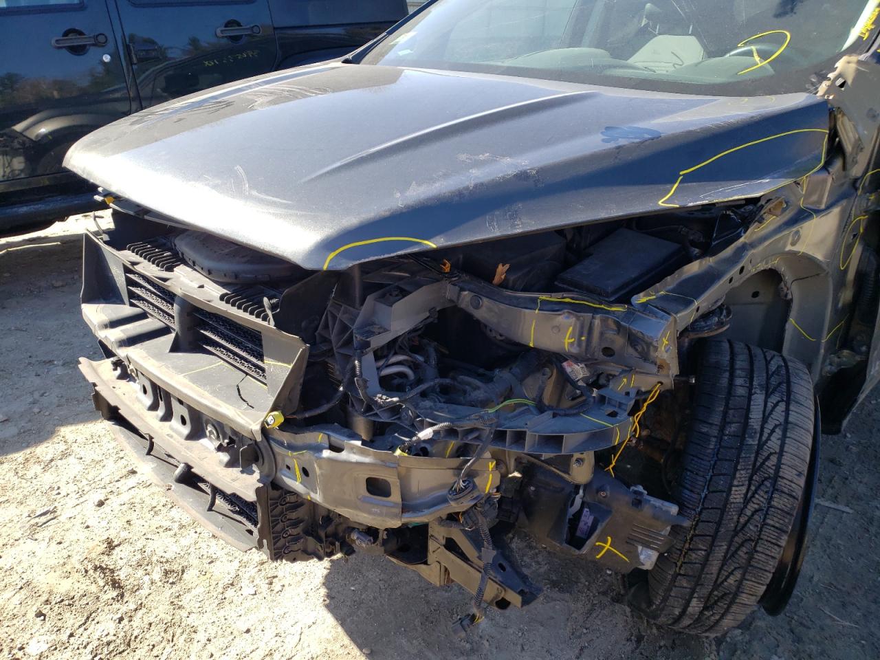 Photo 9 from auction – 2017 FORD ESCAPE SE with VIN 1FMCU9GD3HUB55544