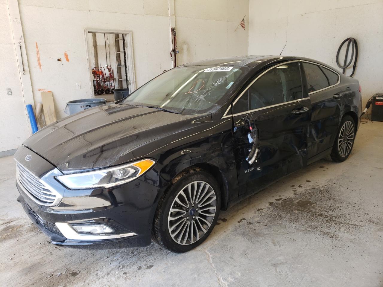 Photo 2 from auction – 2017 FORD FUSION TIT with VIN 3FA6P0RU3HR223694