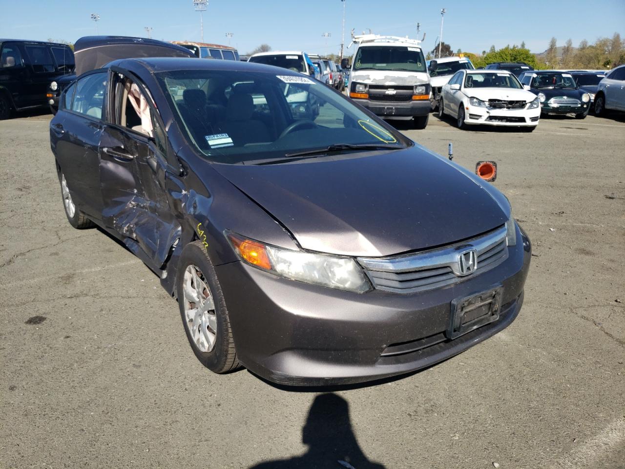 HONDA CIVIC LX 2012 مع رقم تعريف المركبة 19XFB2F50CE341302 - صورة من المزاد