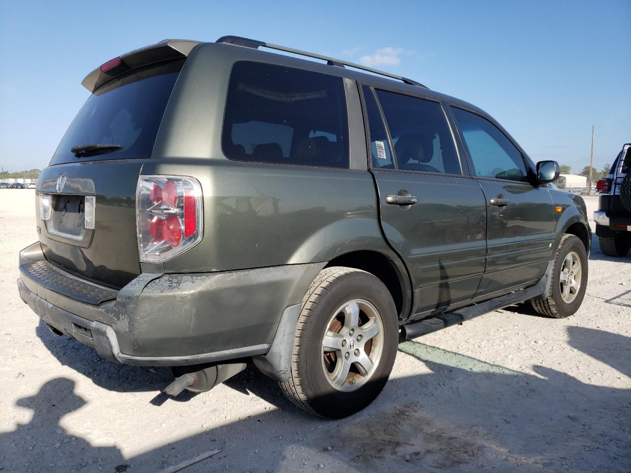 Photo 4 from auction – 2006 HONDA PILOT EXL with VIN 5FNYF28506B025164