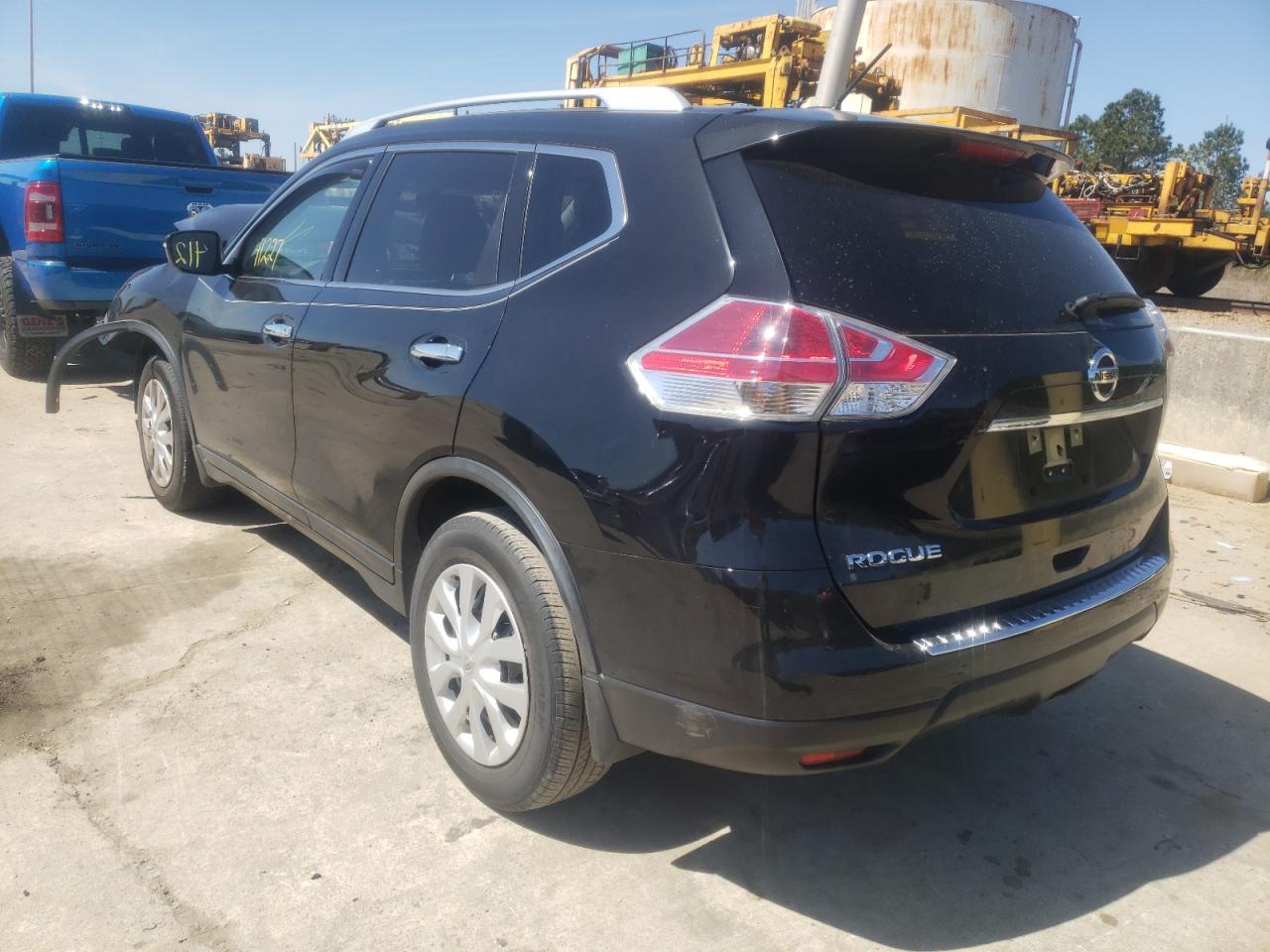 Photo 3 from auction – 2016 NISSAN ROGUE S with VIN JN8AT2MT5GW027279