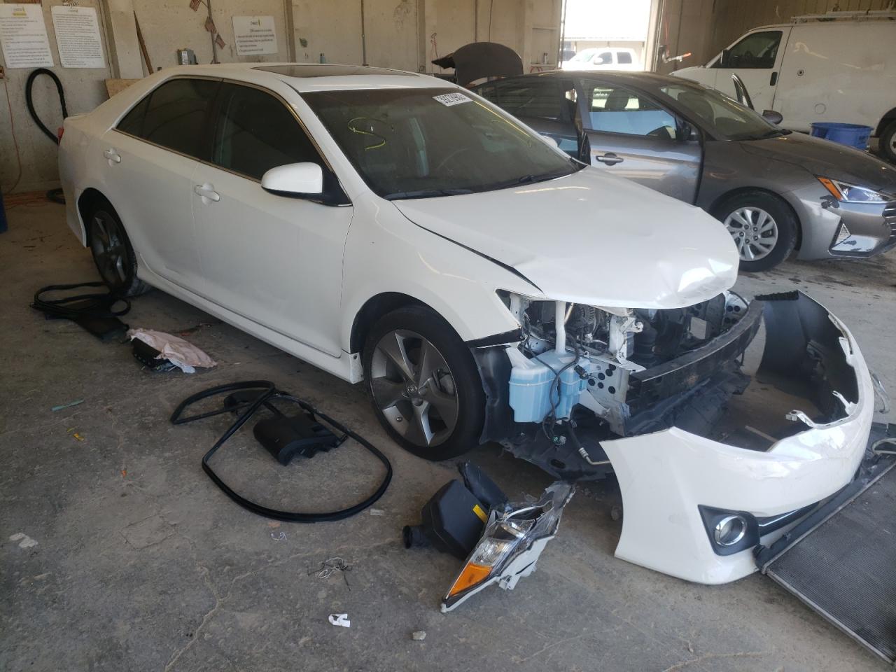 TOYOTA CAMRY L 2014 with VIN 4T1BF1FK1EU753781 - Photo from auction