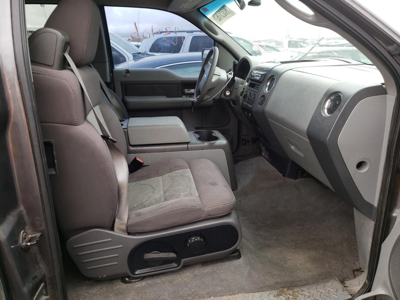 Photo 5 from auction – 2004 FORD F-150 with VIN 1FTPX145X4NC05615