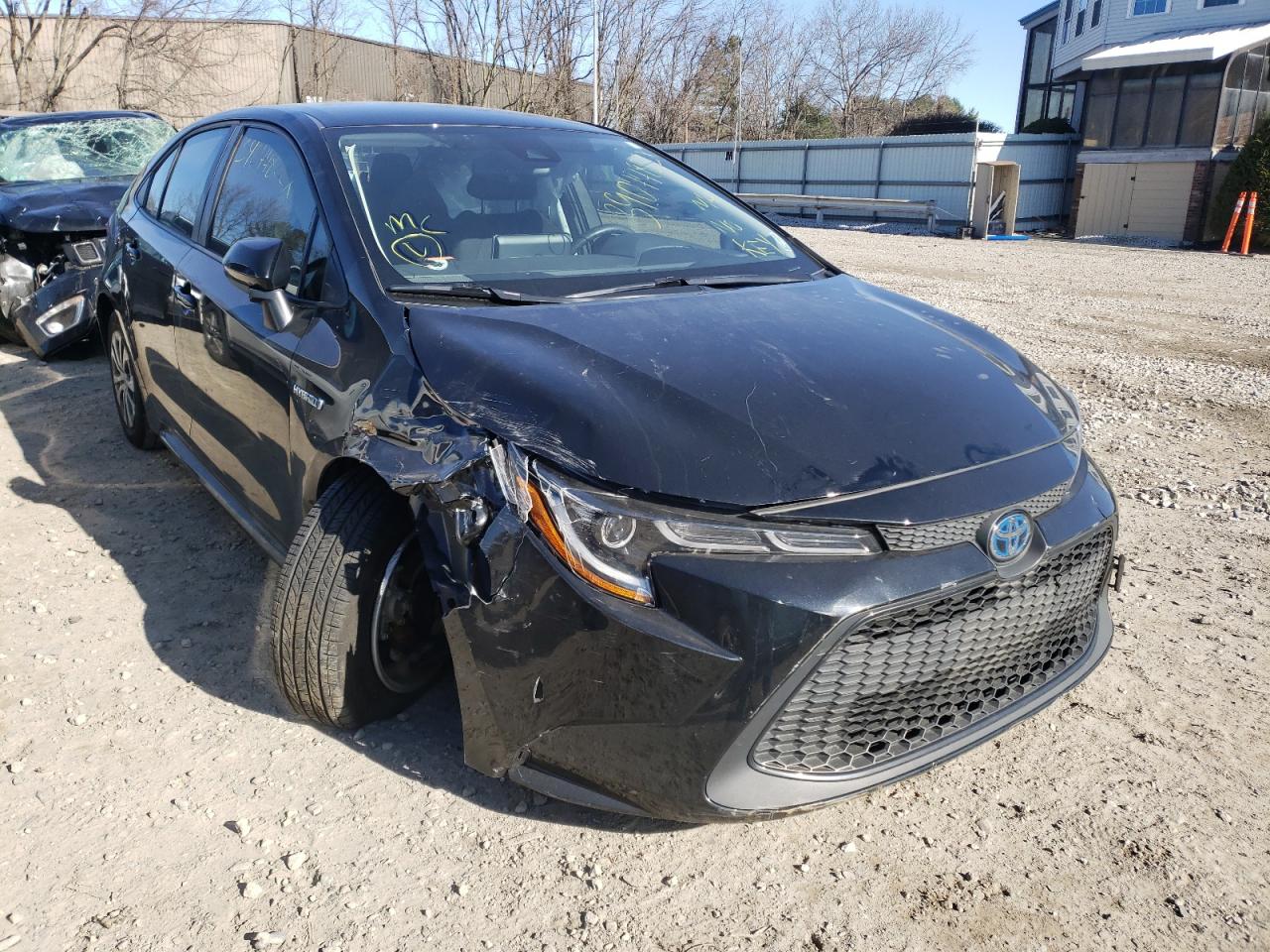 TOYOTA COROLLA LE 2020 with VIN JTDEBRBE4LJ015872 - Photo from auction