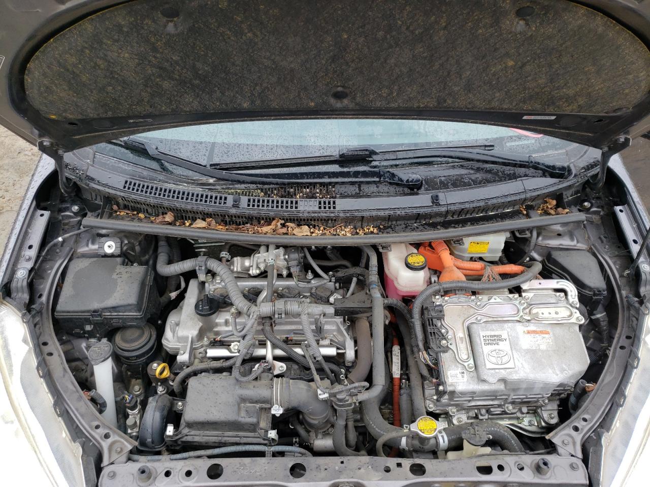 Photo 7 from auction – 2012 TOYOTA PRIUS C with VIN JTDKDTB30C1030104