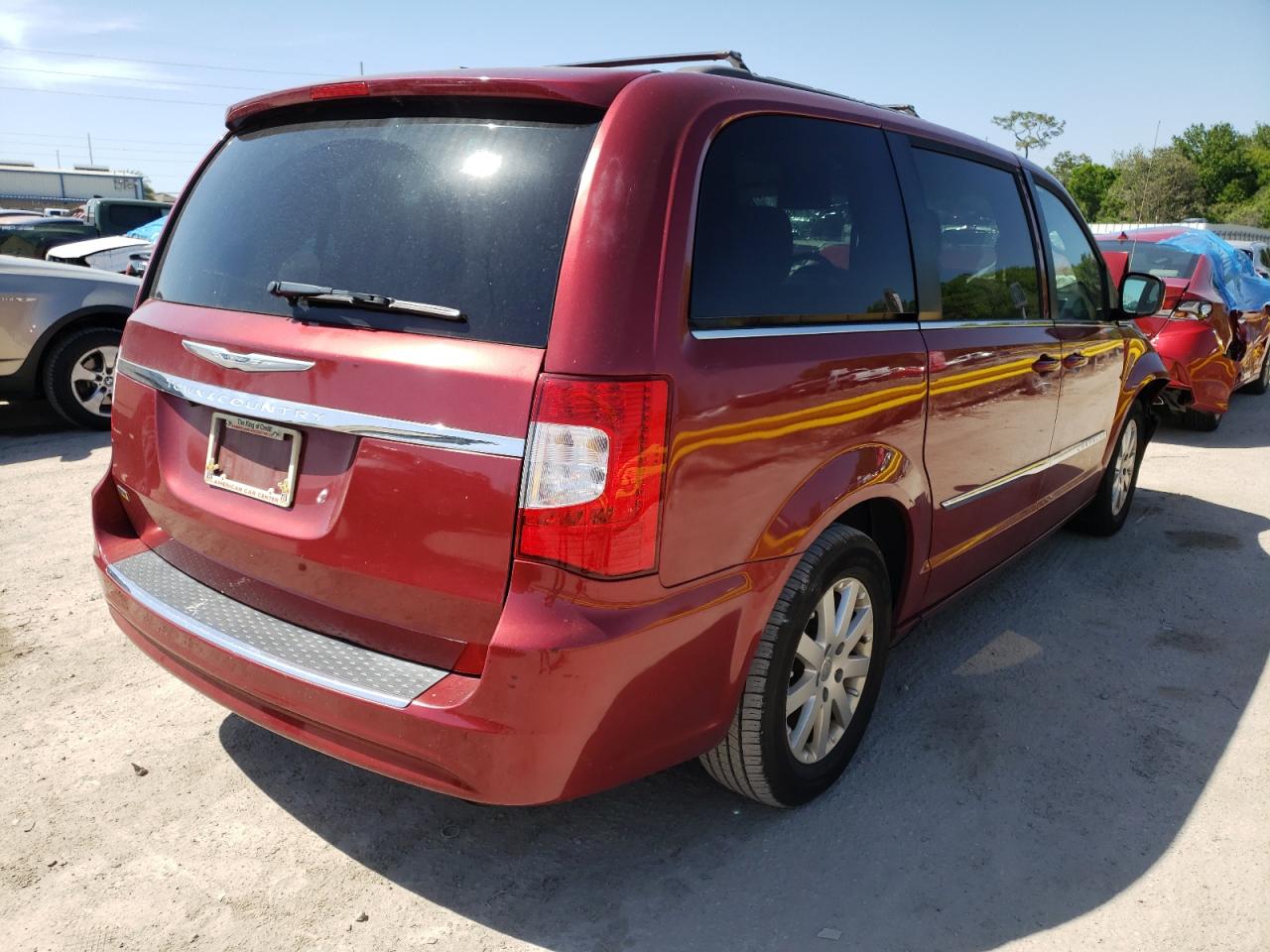 Photo 4 from auction – 2016 CHRYSLER TOWN & COU with VIN 2C4RC1BG7GR156227