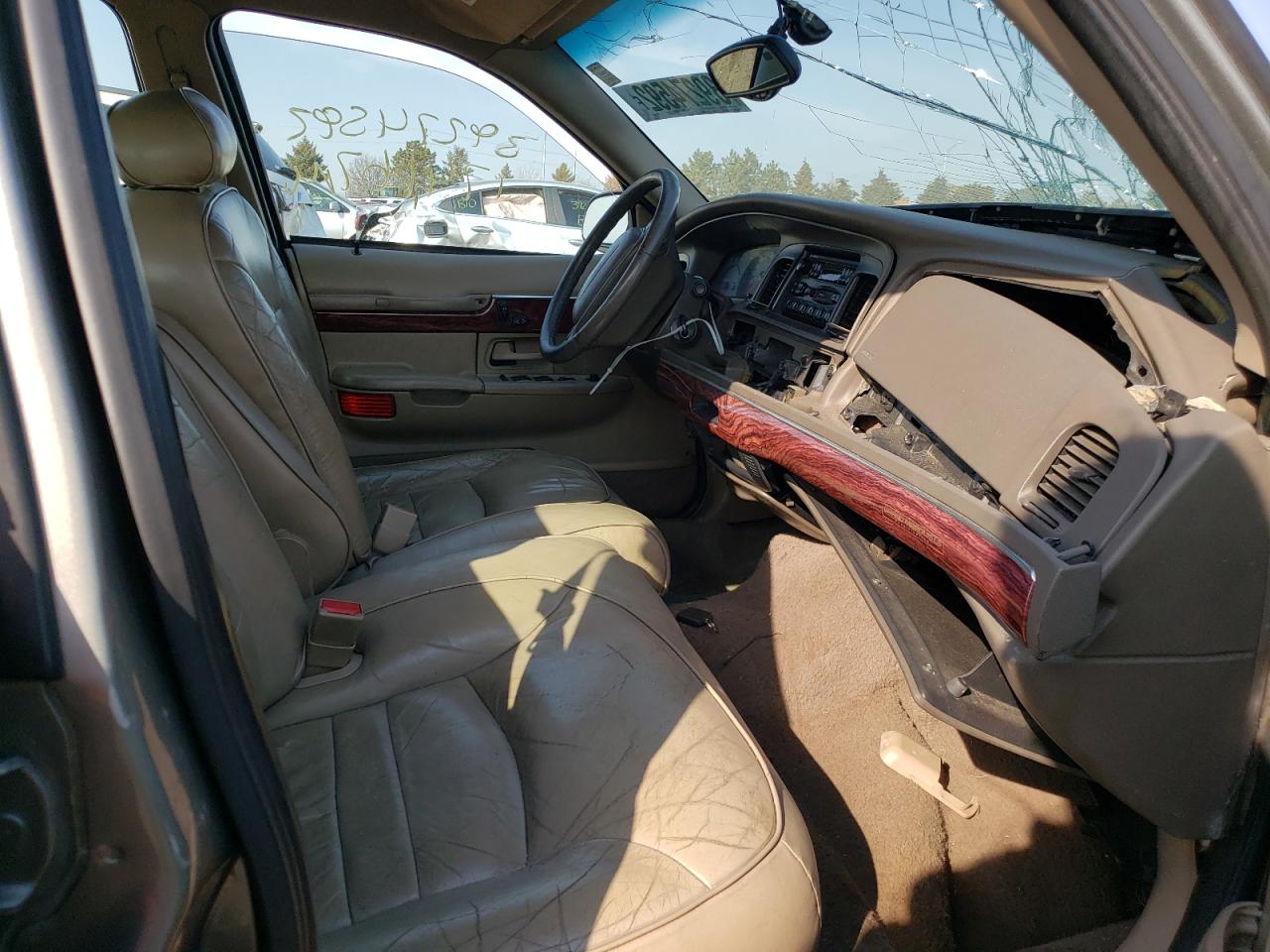 Photo 5 from auction – 2001 MERCURY GRAND MARQ with VIN 2MEFM75W41X662671