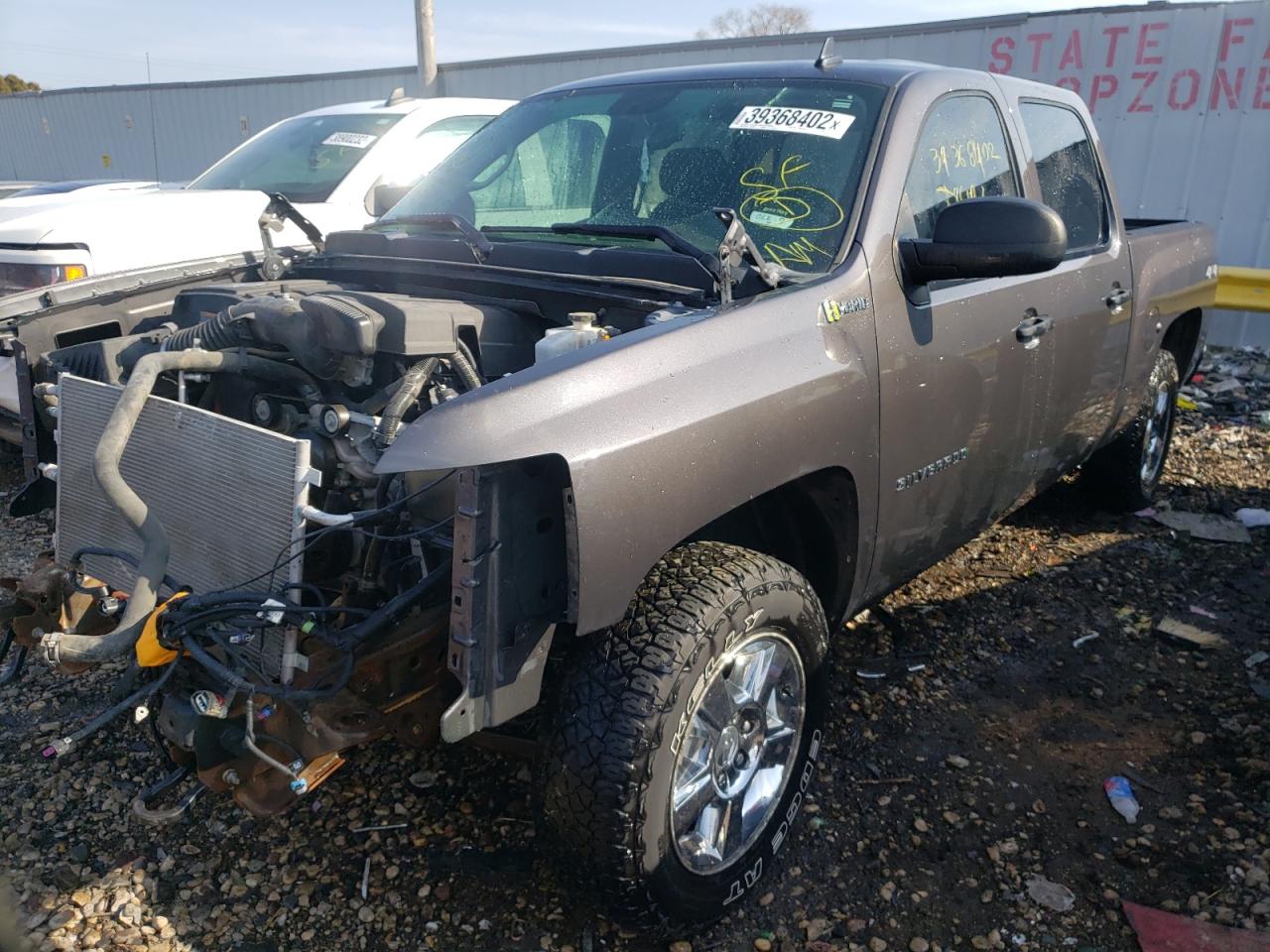 Photo 2 from auction – 2011 CHEVROLET SILVERADO with VIN 3GCUKUEJXBG102778