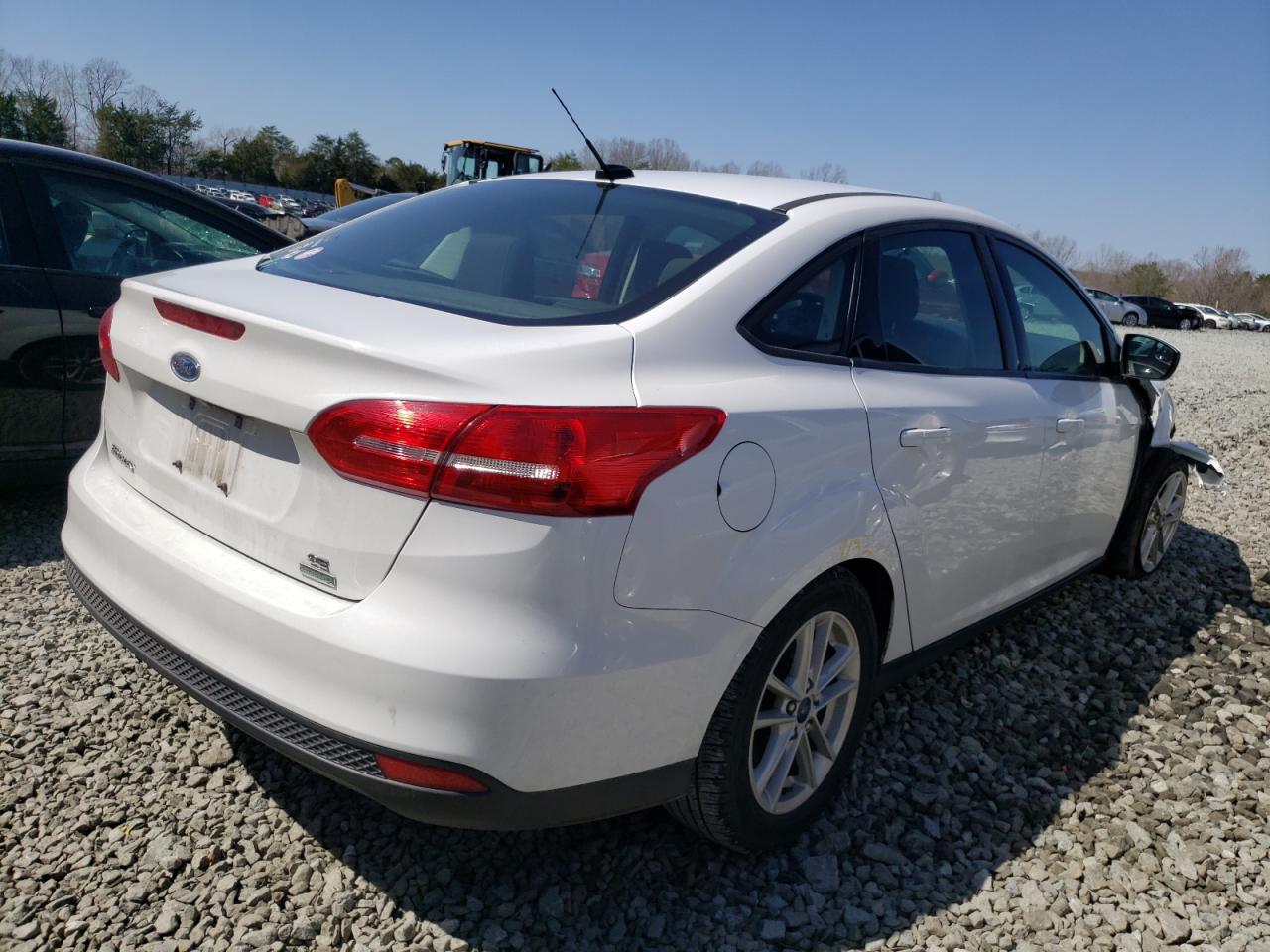 Photo 4 from auction – 2018 FORD FOCUS SE with VIN 1FADP3FE5JL238370