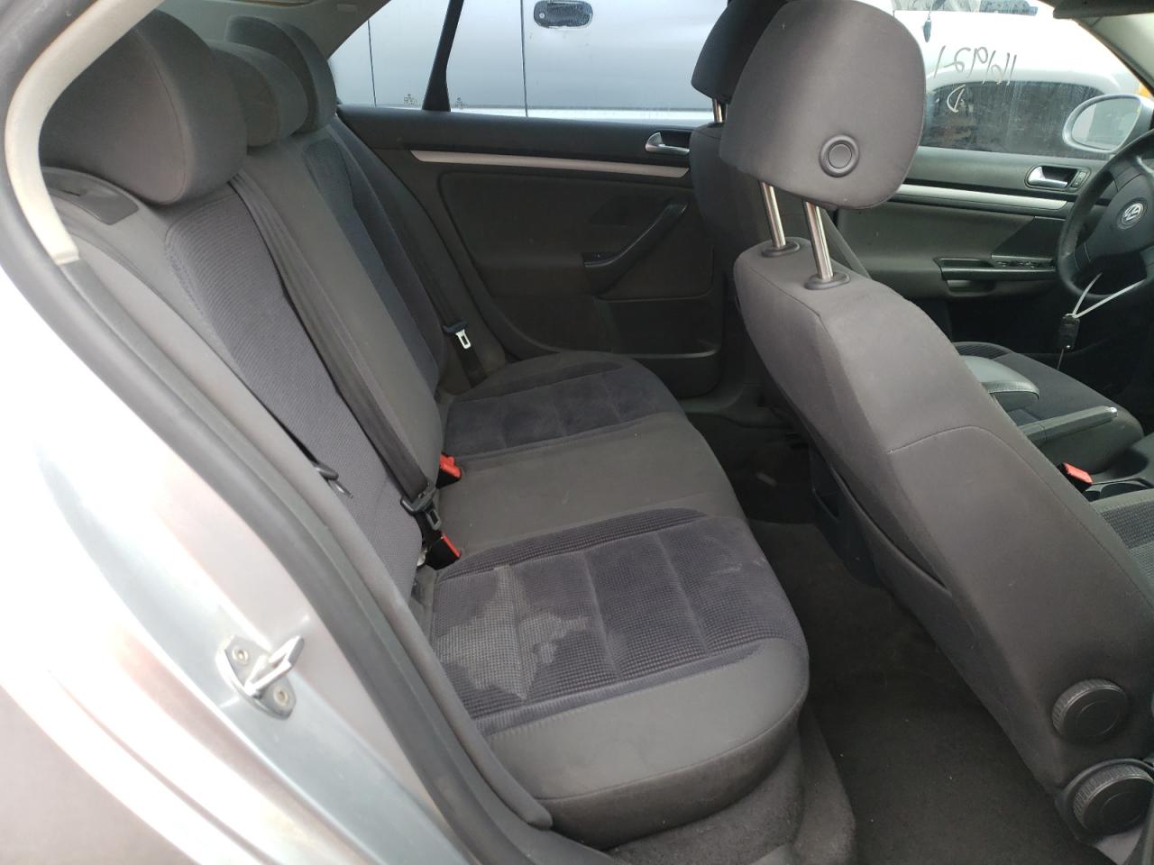 Photo 6 from auction – 2006 VOLKSWAGEN JETTA VALU with VIN 3VWPF71K46M799211
