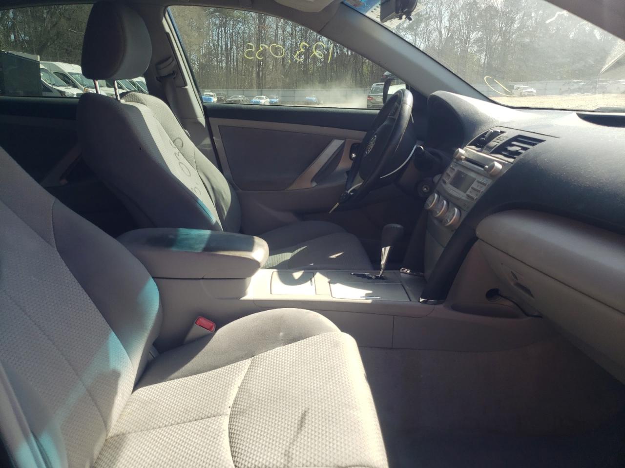 Photo 5 from auction – 2010 TOYOTA CAMRY BASE with VIN 4T1BF3EK3AU025418