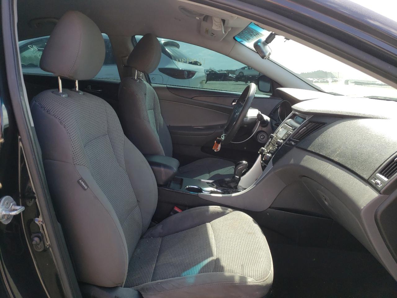 Photo 5 from auction – 2012 HYUNDAI SONATA GLS with VIN 5NPEB4AC2CH447324