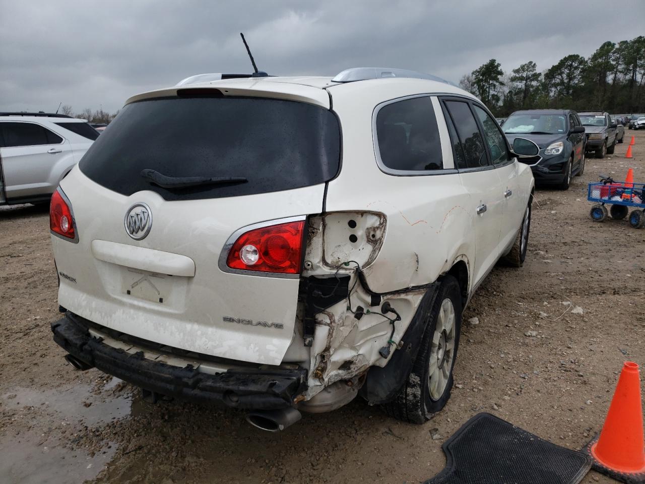 Photo 4 from auction – 2012 BUICK ENCLAVE with VIN 5GAKRDED0CJ372603