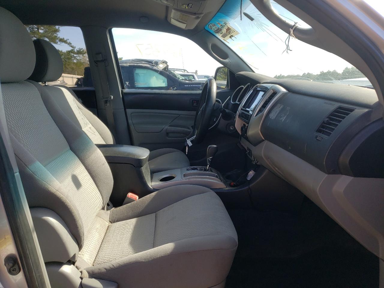 Photo 5 from auction – 2015 TOYOTA TACOMA DOU with VIN 5TFLU4EN8FX113210