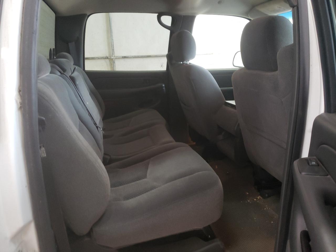 Photo 6 from auction – 2005 CHEVROLET SILVERADO with VIN 1GCHK23275F875313