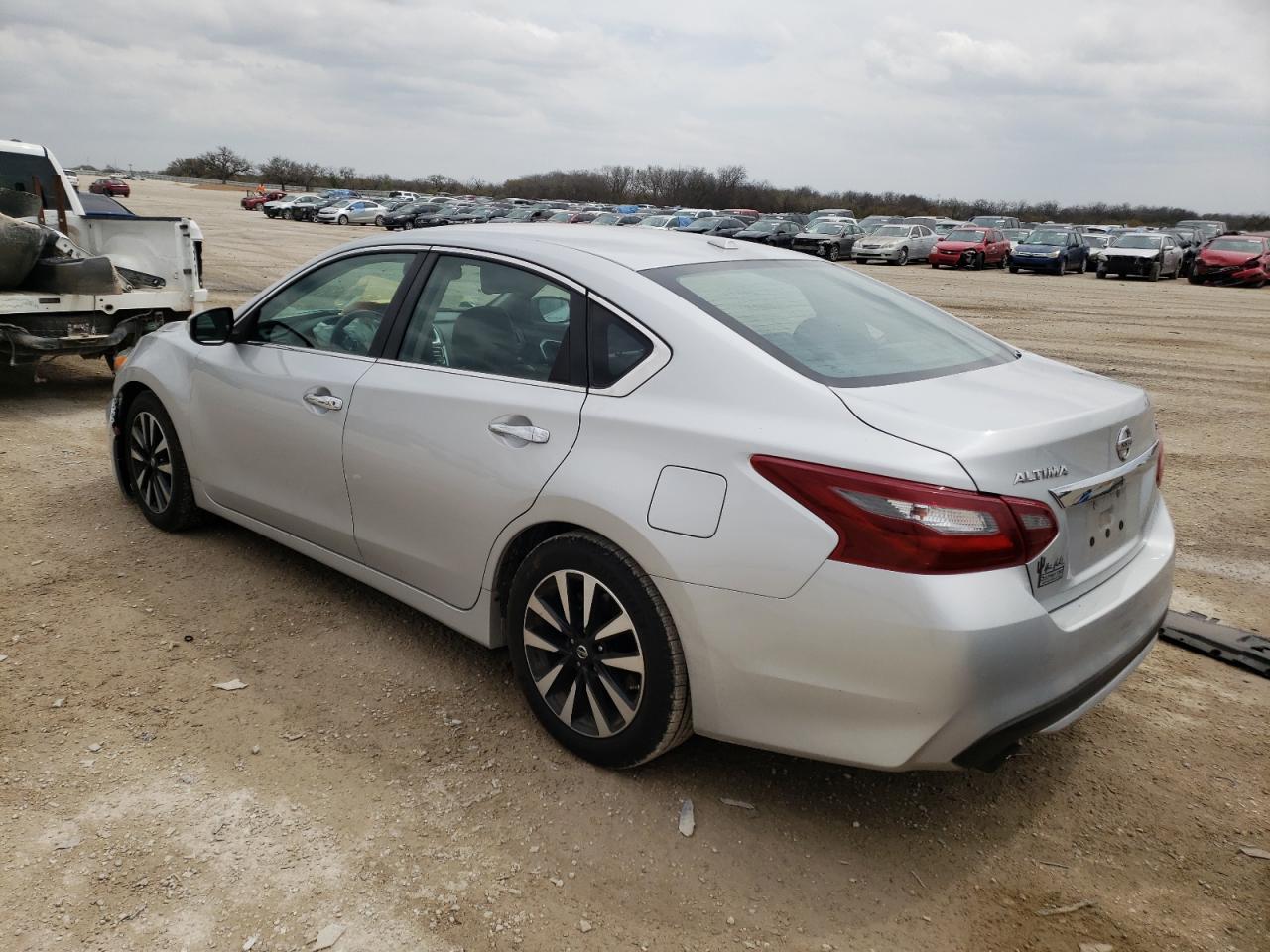 Photo 3 from auction – 2018 NISSAN ALTIMA 2.5 with VIN 1N4AL3AP2JC209142